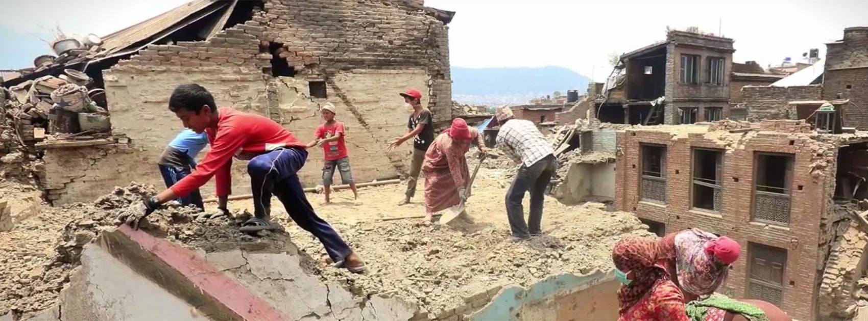 Rebuilding Nepal one brick at a time. Photo credit: World Bank